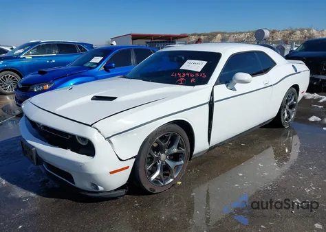 2015 Dodge Challenger Sxt z USA, uszkodzony, nr VIN 2C3CDZAG7FH712130
